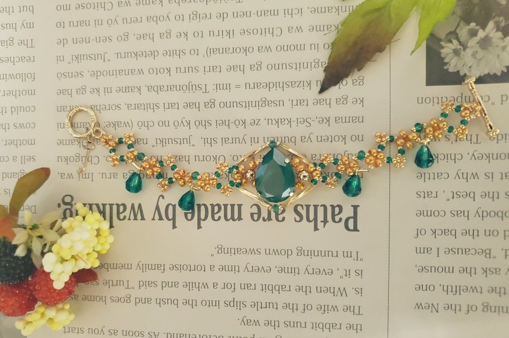 【ハンドメイド】緑の魔女のブレスレット