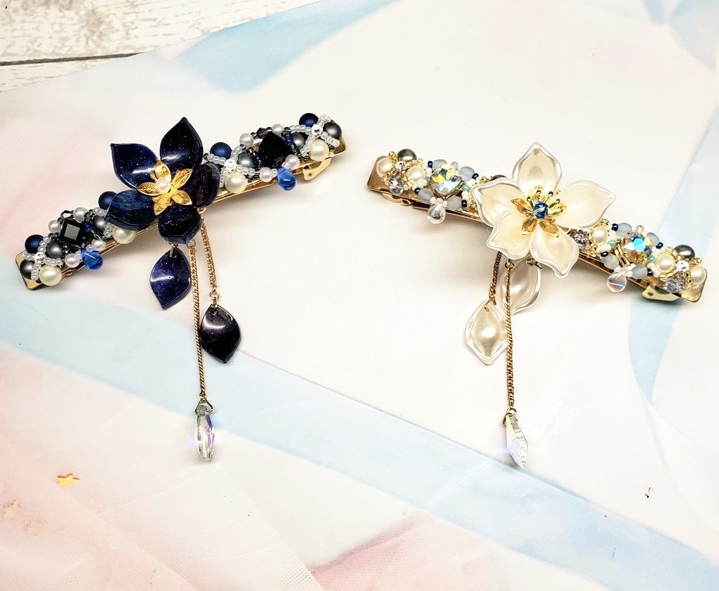 【ハンドメイド】夜空の花と白露の花のバレッタ
