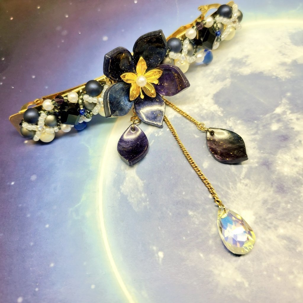 【ハンドメイド】夜空の花と白露の花のバレッタ