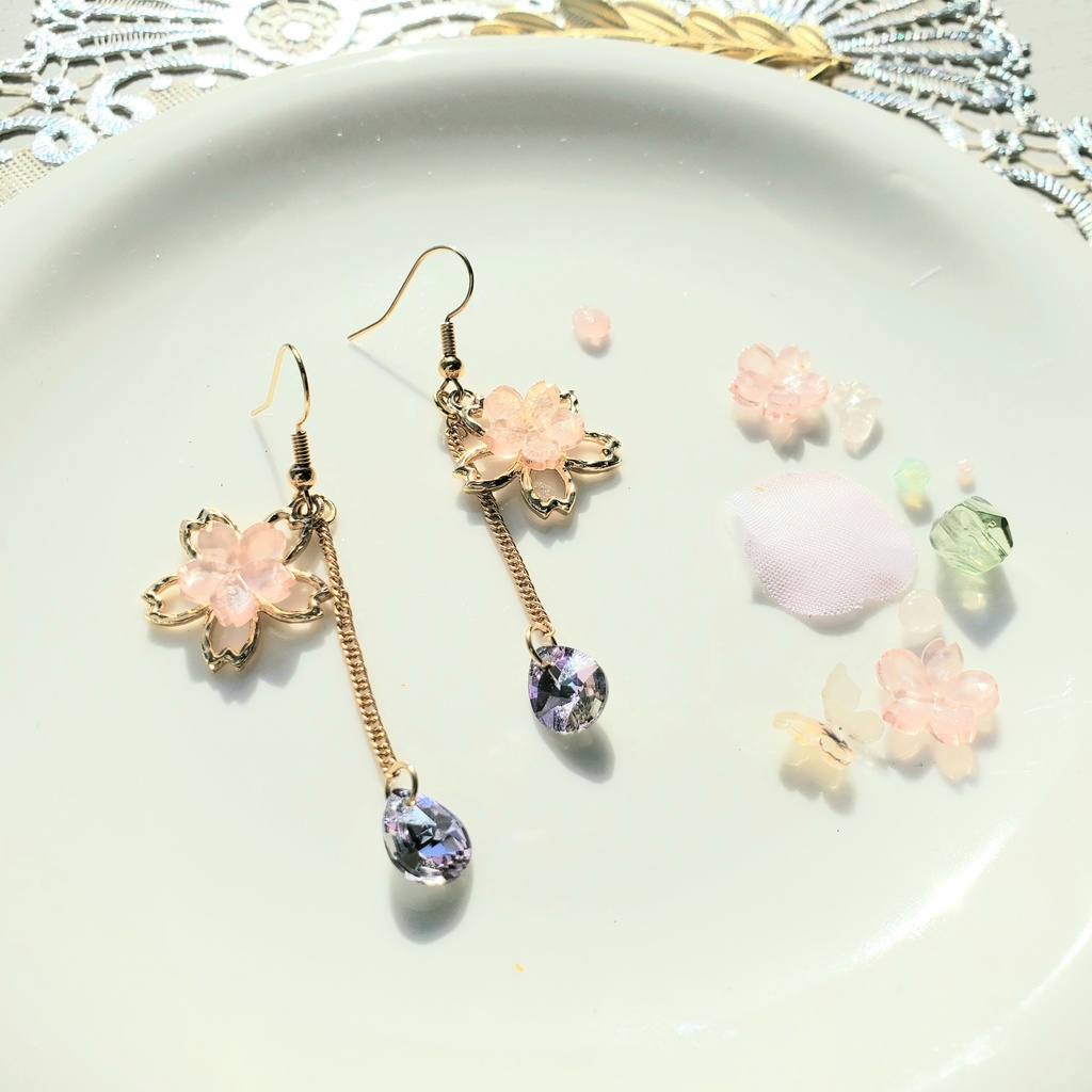 【ハンドメイド】桜と紫苑の雫のピアス