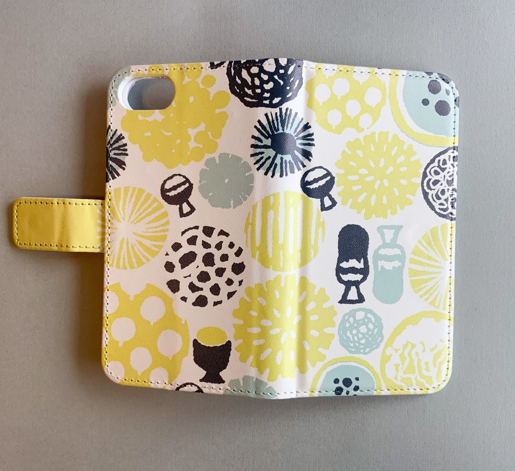 北欧柄みたいな変形菌スマホケース