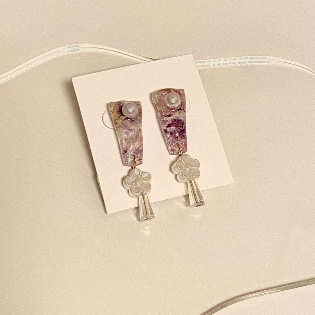かすみ草ピアス