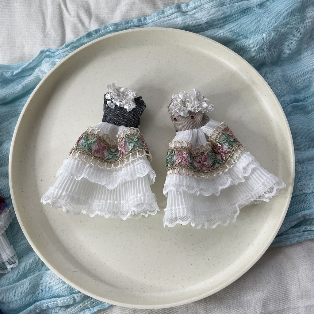 気まぐれレースドレス