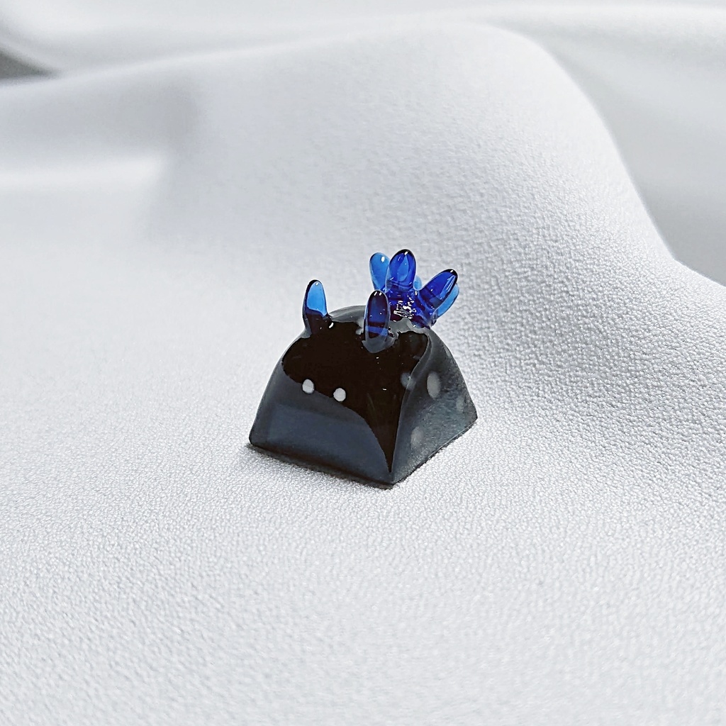 光るウミウシちゃんキーキャップ