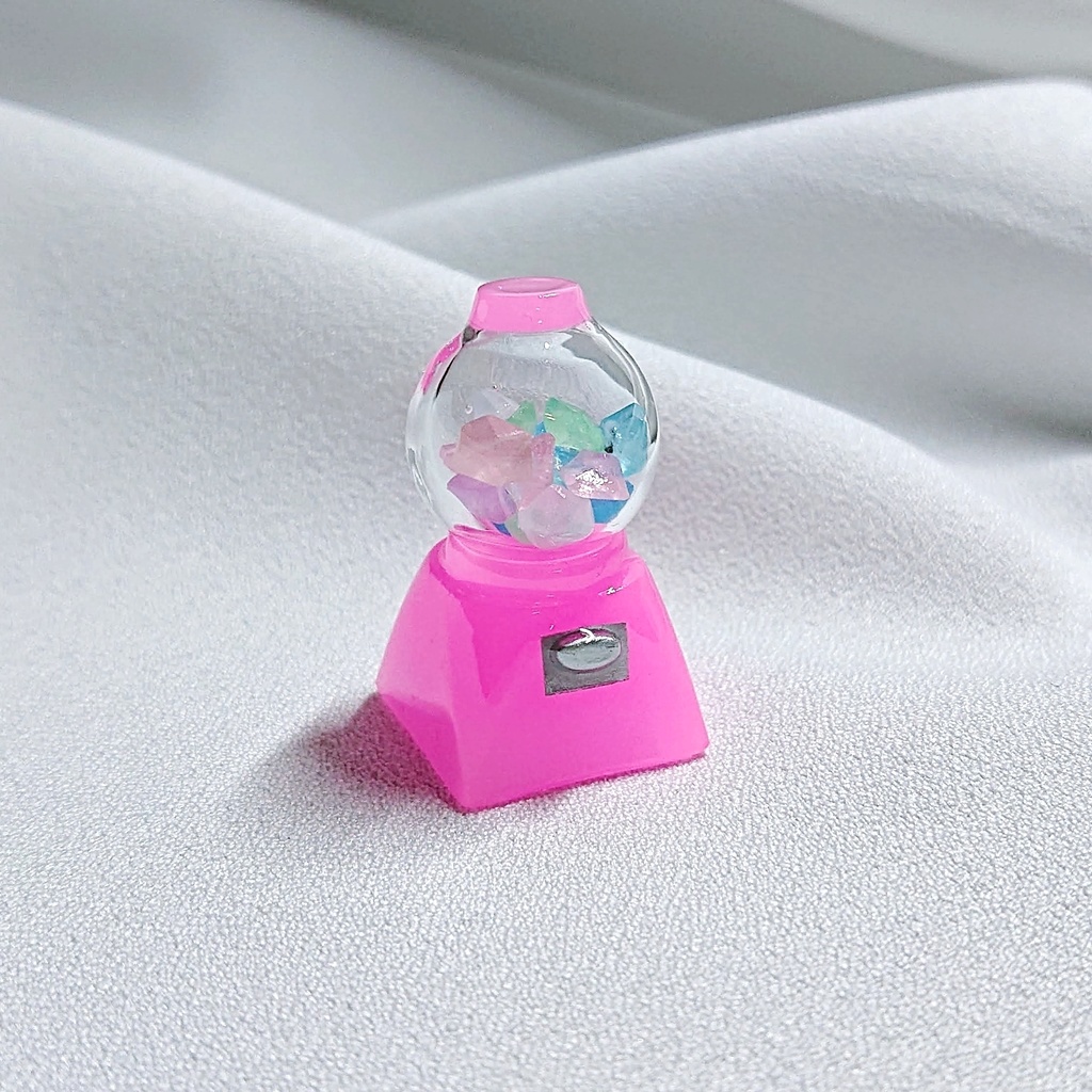 夜光石のガチャガチャキーキャップ