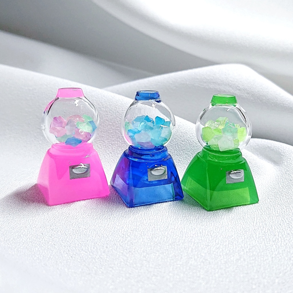 夜光石のガチャガチャキーキャップ