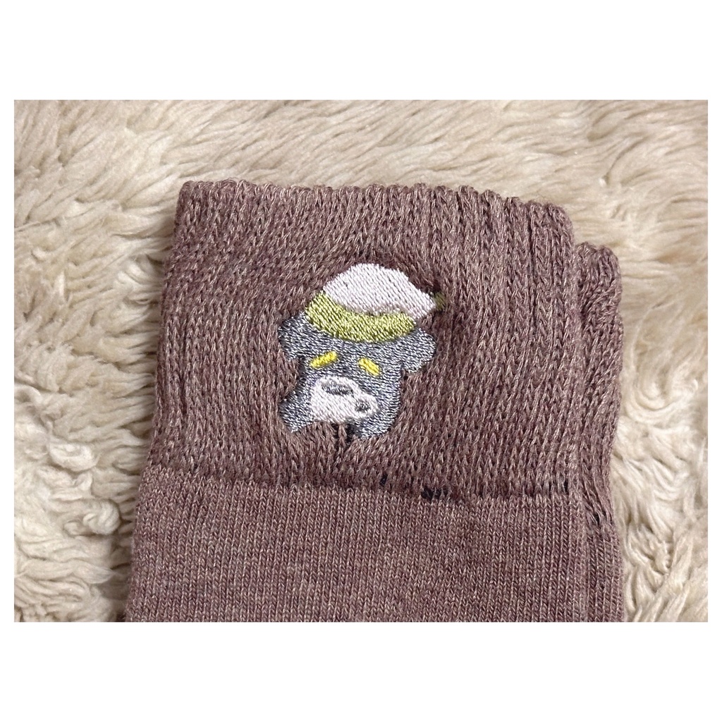 ゆるいノーム刺繍入り靴下