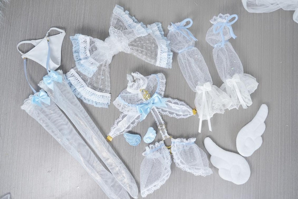 「ガーターベルトの妖精」 by Machi服