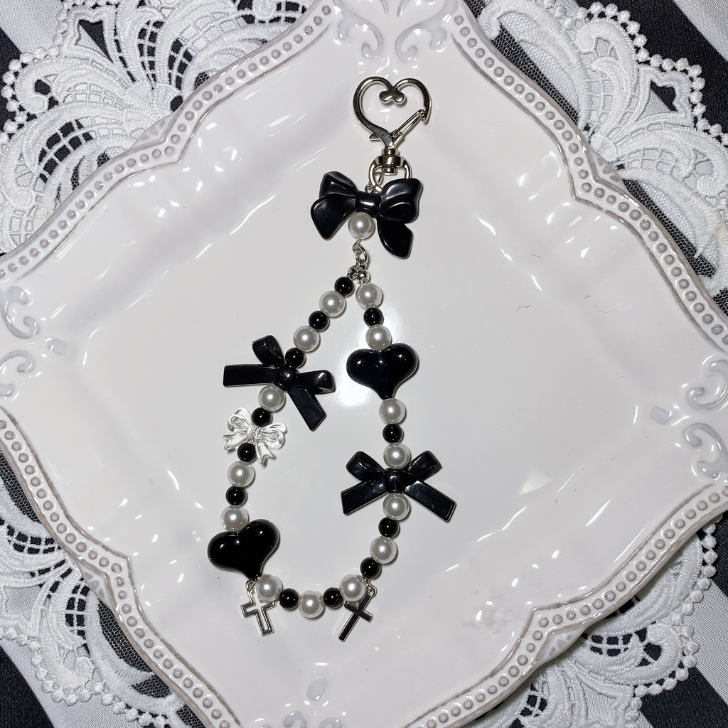 ビーズキーホルダー　黒×白　ハート　リボン　十字架　ゴスロリ