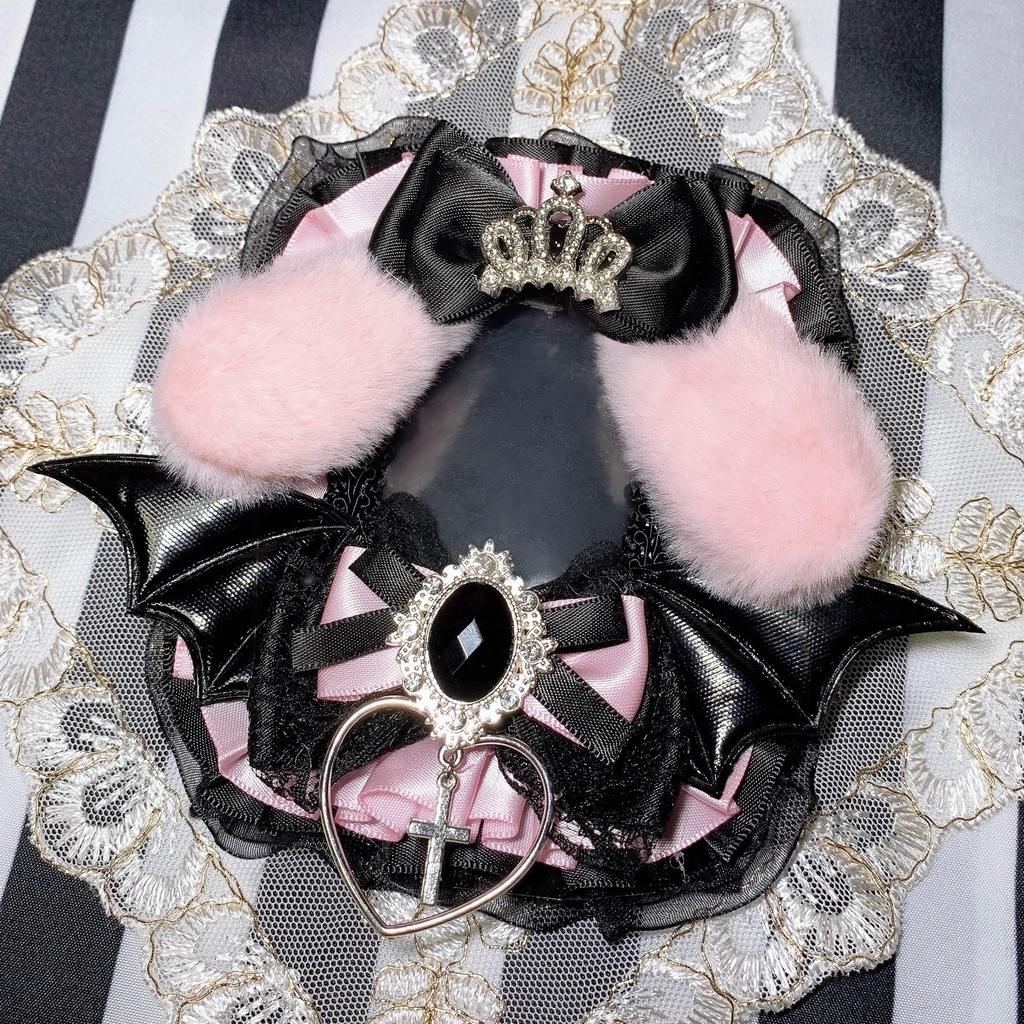 B8・縦型 硬質ケースデコ 黒 ピンク うさ耳 コウモリ