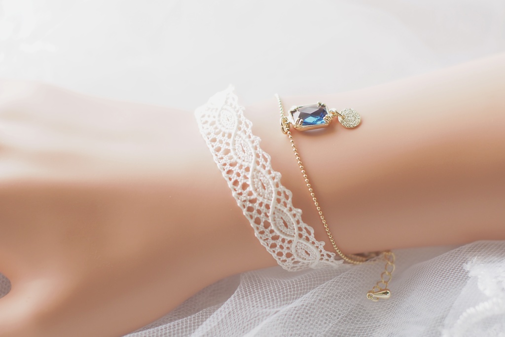 レースのブレスレット