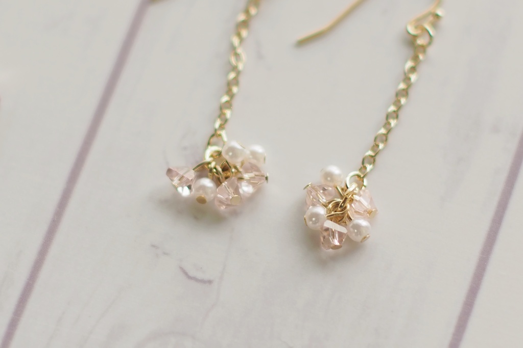 桜色硝子のピアス