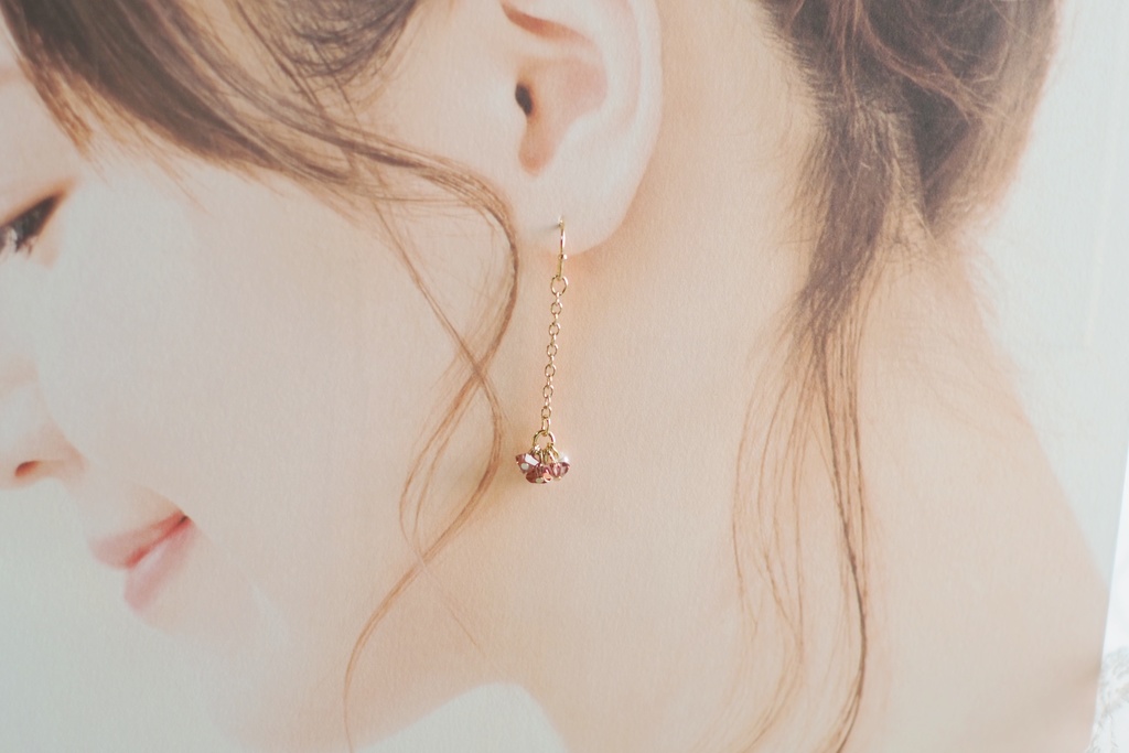 桜色硝子のピアス