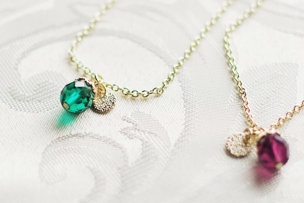 オリエンタルガラスのネックレス