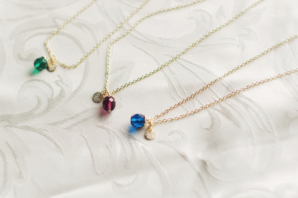 オリエンタルガラスのネックレス