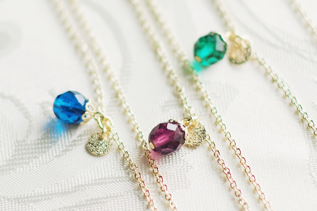 オリエンタルガラスのネックレス
