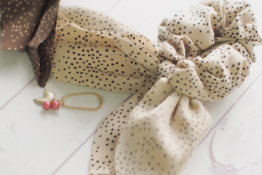 秋冬ベリーのドットシュシュ