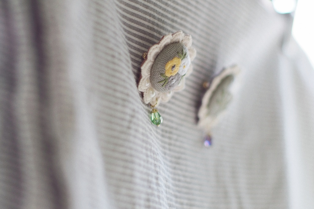 コットンレースとお花のブローチ