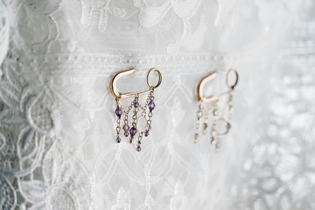 真鍮金具のシャンデリアブローチ