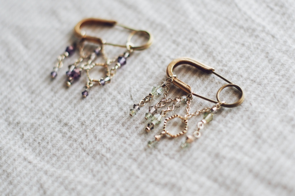 真鍮金具のシャンデリアブローチ