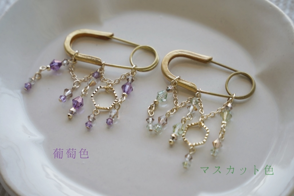 真鍮金具のシャンデリアブローチ