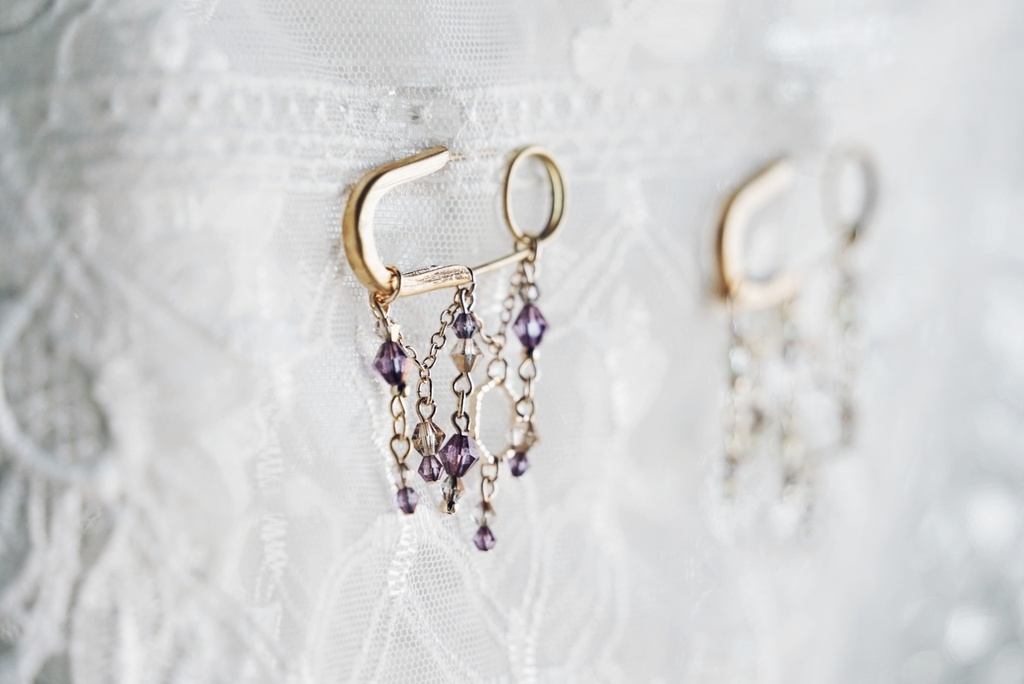 真鍮金具のシャンデリアブローチ