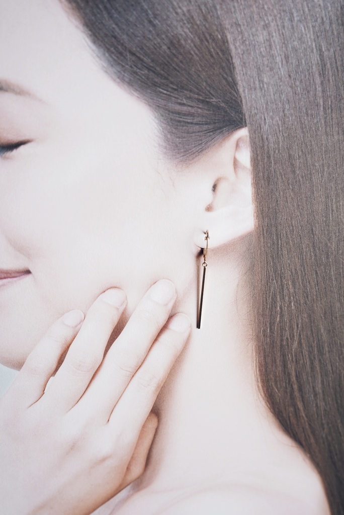 シンプルスティックのフレンチピアス