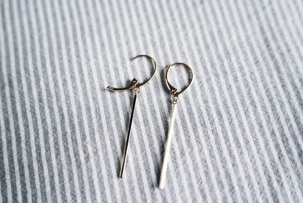 シンプルスティックのフレンチピアス