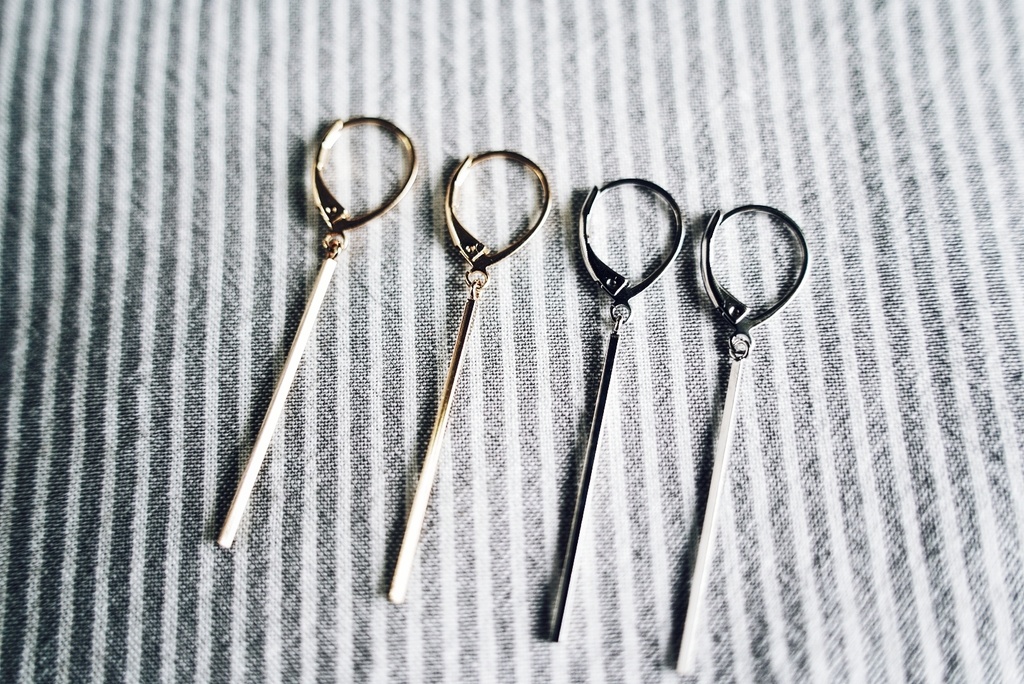 シンプルスティックのフレンチピアス