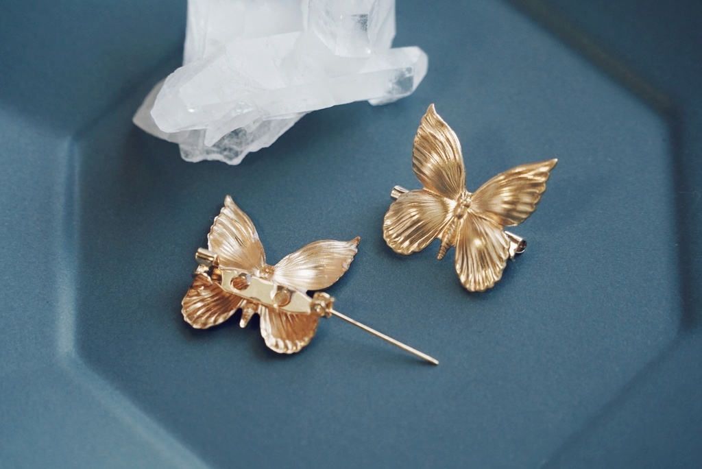 真鍮製 蝶々のブローチ