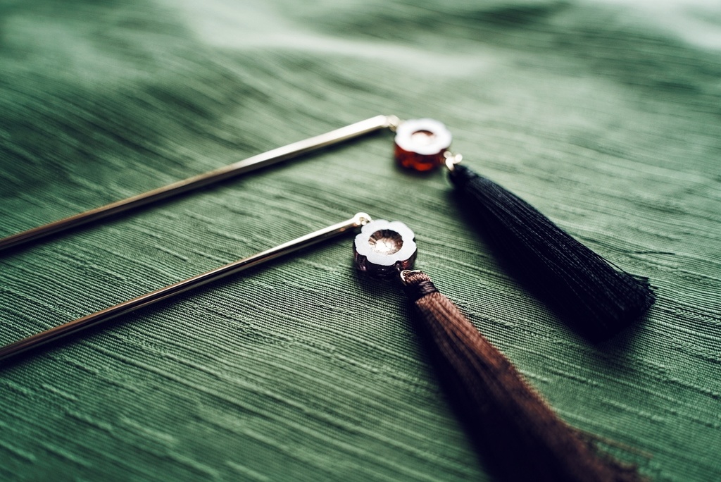 早春梅の髪飾り