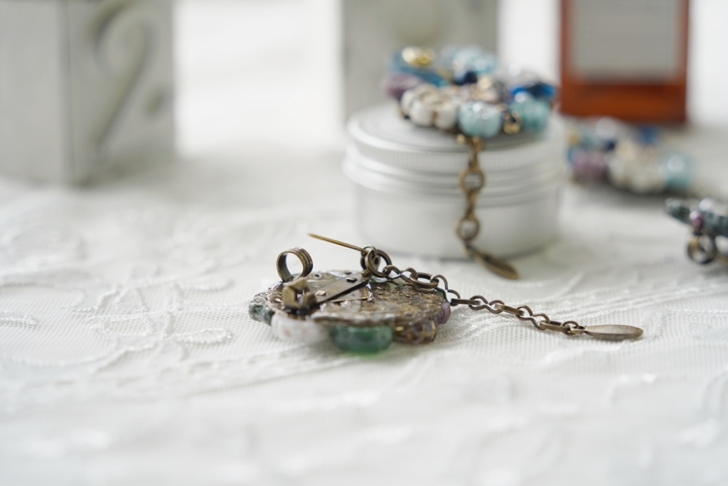 Flower sanctuary ブローチ