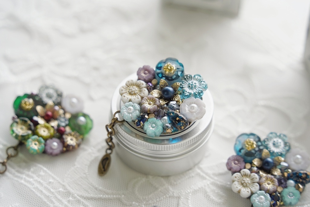 Flower sanctuary ブローチ