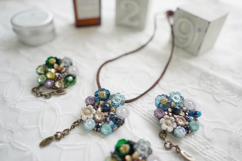 Flower sanctuary ブローチ