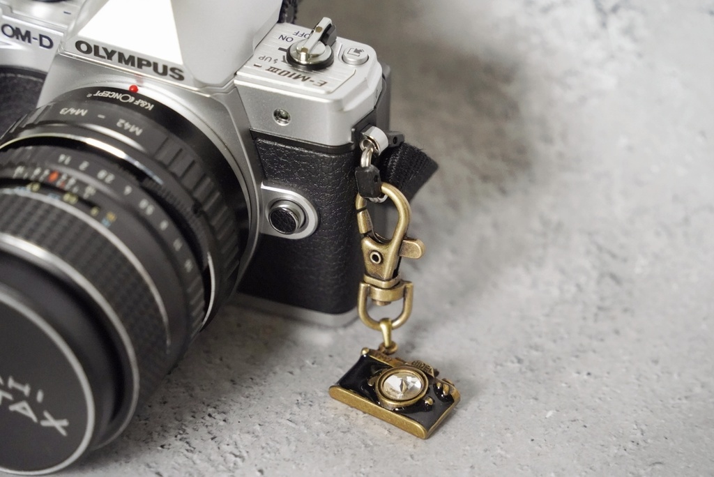 アンティーク調カメラキーホルダー