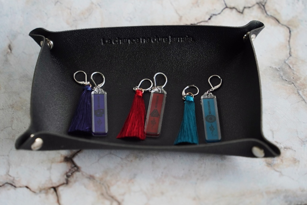 キュウキュウニョリツリョウの耳飾り