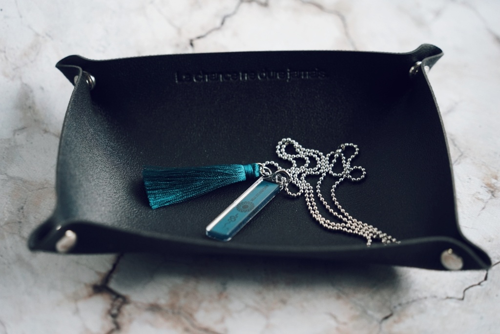 キュウキュウニョリツリョウの首飾り