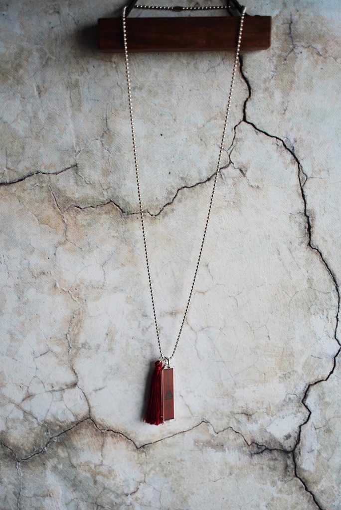 キュウキュウニョリツリョウの首飾り