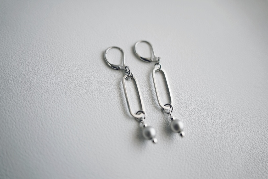 グレーパールの耳飾り