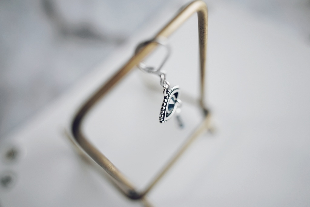 落涙の耳飾り【一個売り】