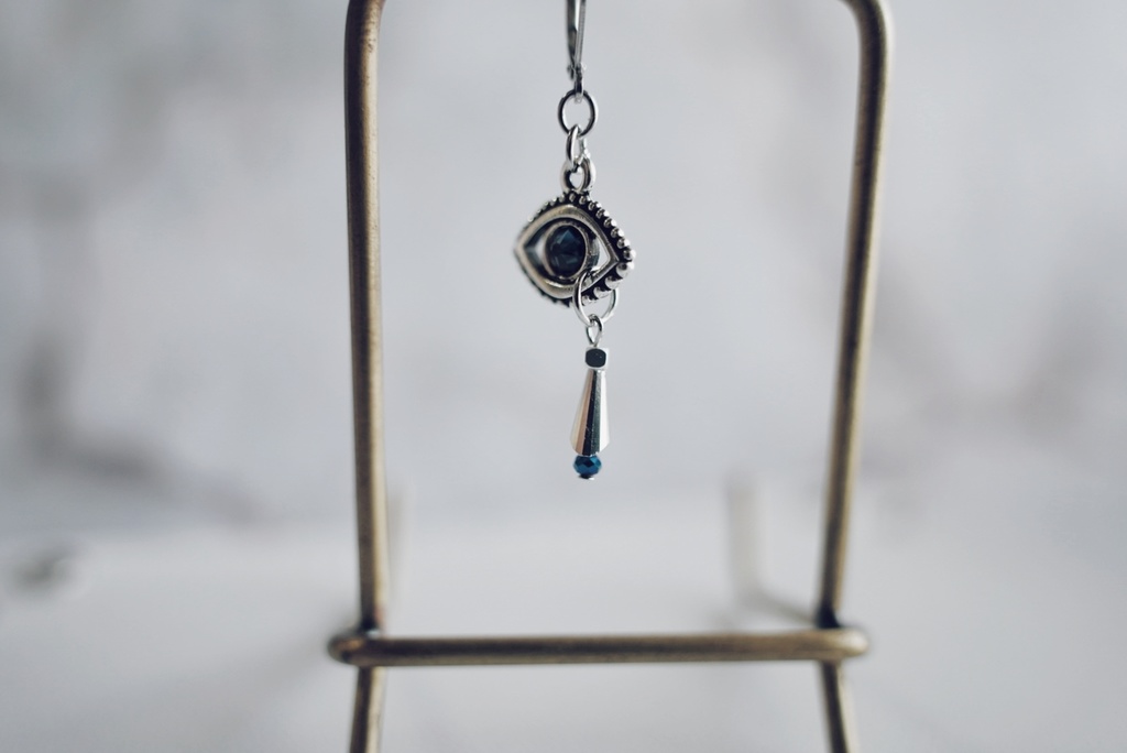 落涙の耳飾り【一個売り】