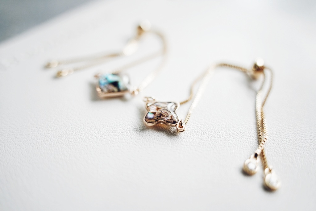 淡水シェルチャームのブレスレット