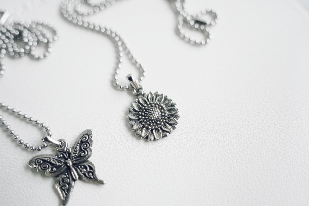 メタルパーツのネックレス