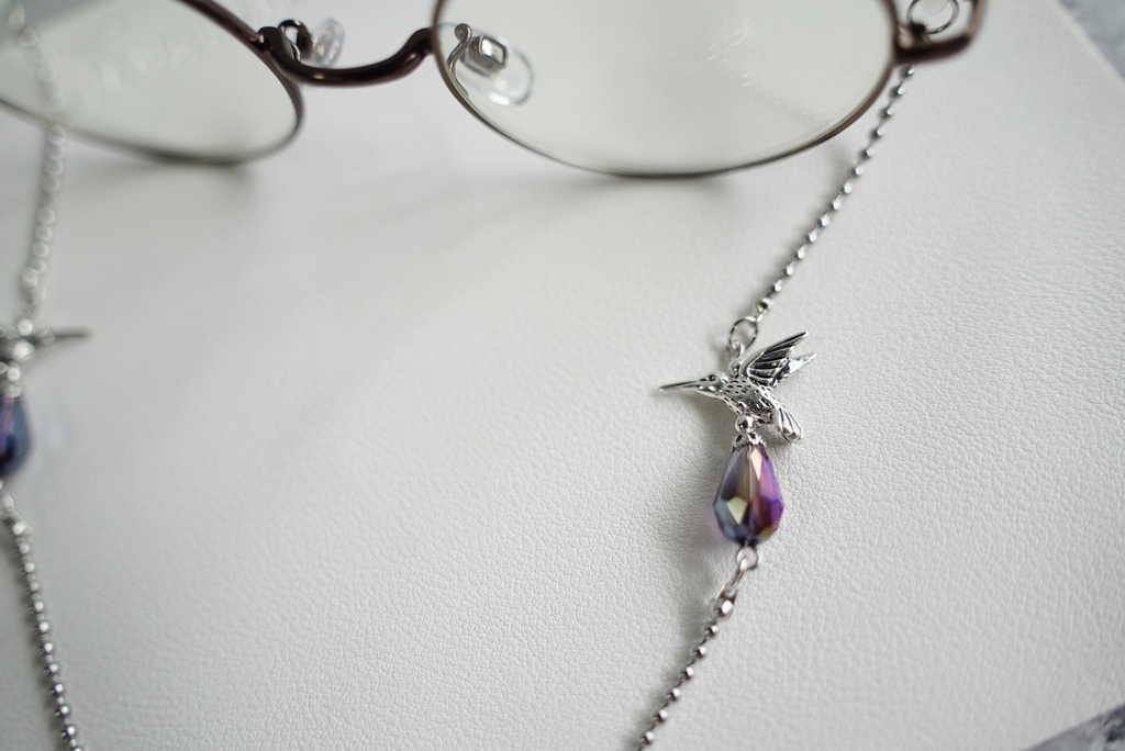 蜂鳥の眼鏡チェーン