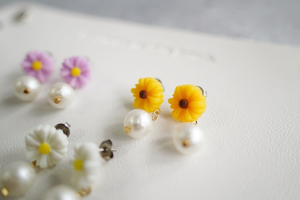 花手毬の耳飾り