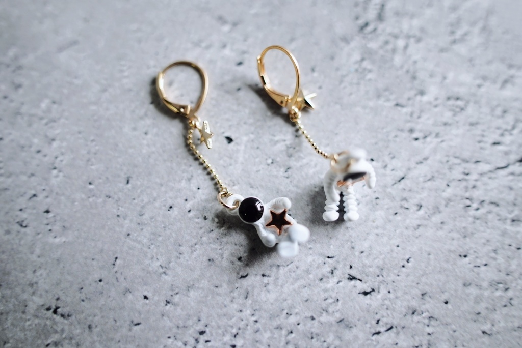 宇宙飛行士の耳飾り