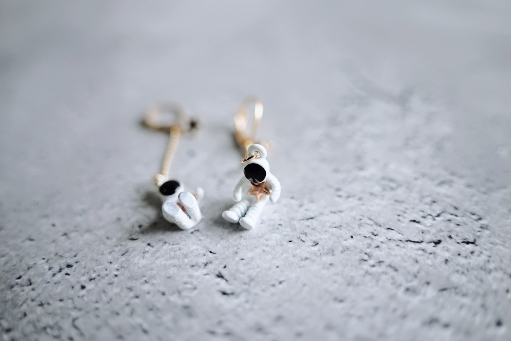 宇宙飛行士の耳飾り