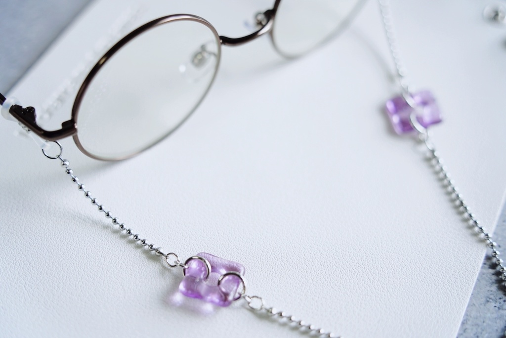 クリアスクエアの眼鏡チェーン