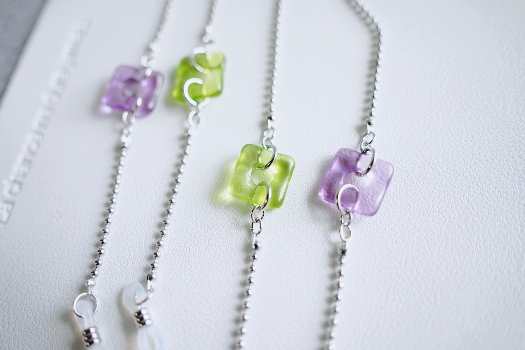 クリアスクエアの眼鏡チェーン