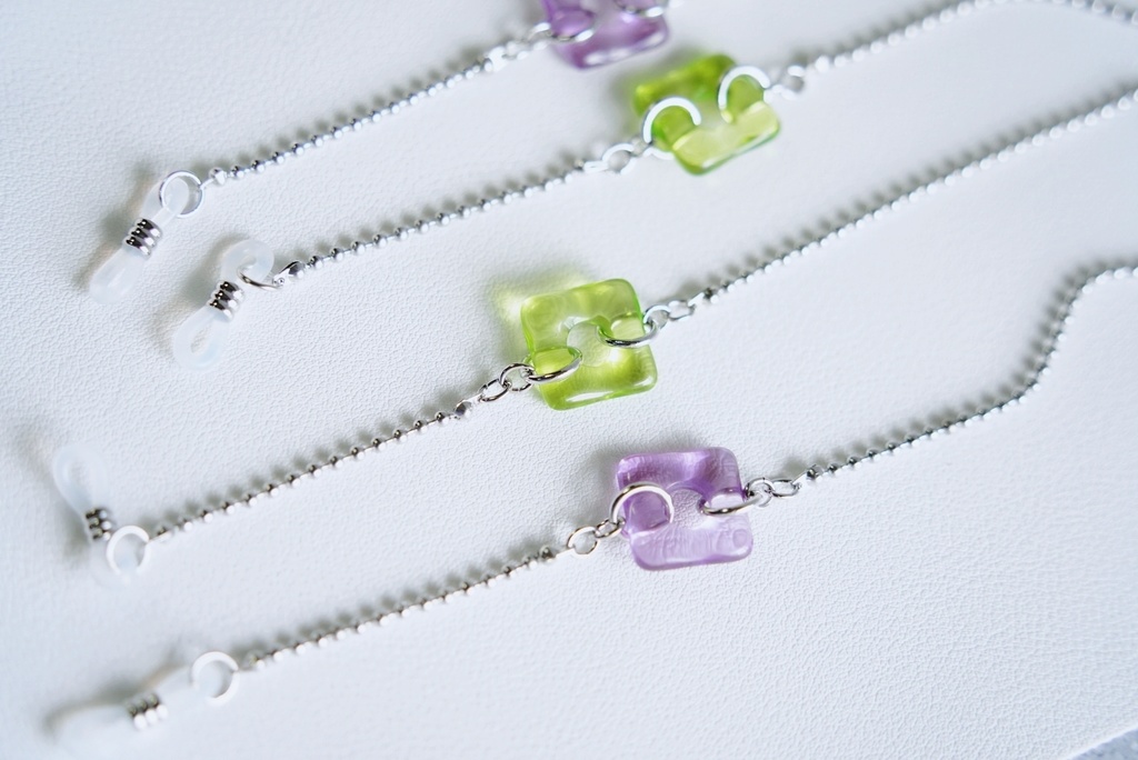 クリアスクエアの眼鏡チェーン